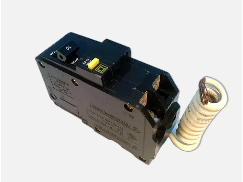 QO220GFIC 模殼式斷路器 by SQUARE D
