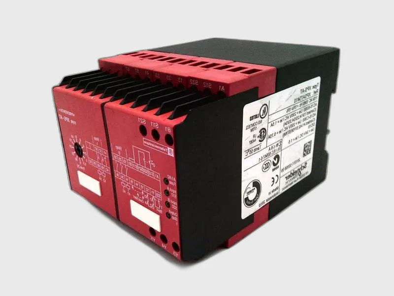 XPSAT3410 安全繼電器 by TELEMECANIQUE