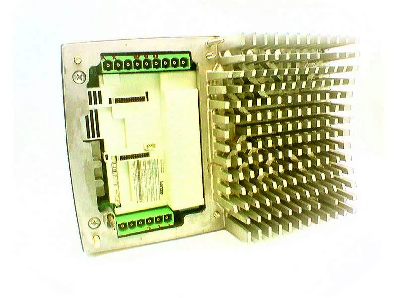 E82MV302-4B001XX4A39 變頻器 LENZE