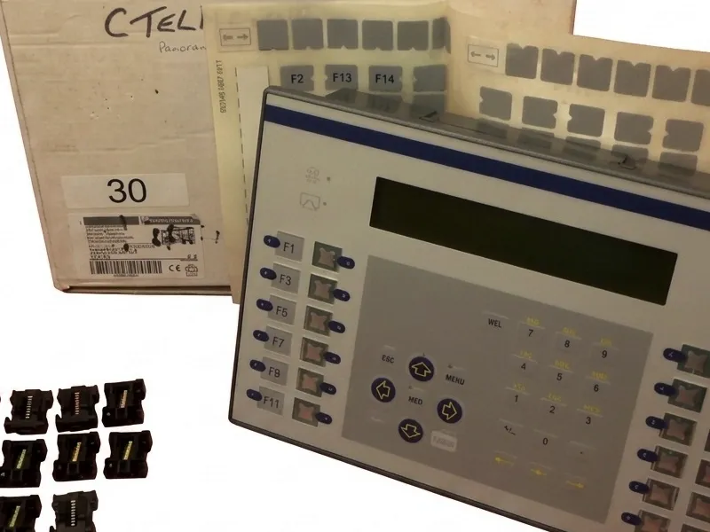 XBT-E015010 操作員介面 由 TELEMECANIQUE
