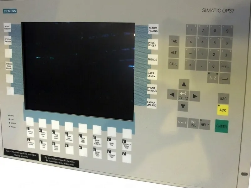 6AV3637-6AA26-0AA0 操作員介面 由 SIEMENS