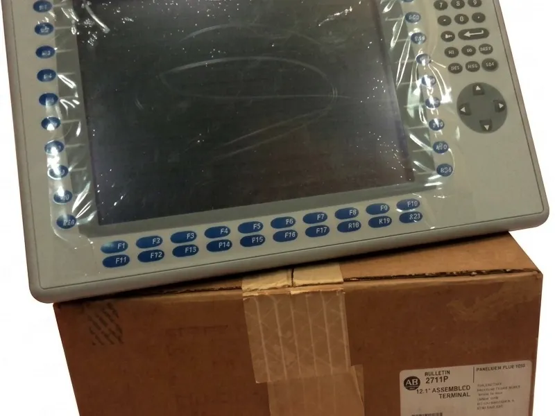 2711P-B12C15D2 操作員介面 由 ALLEN BRADLEY