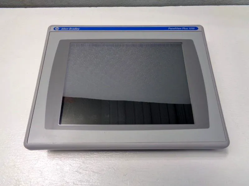 2711P-T12C10D6 操作員介面 由 ALLEN BRADLEY