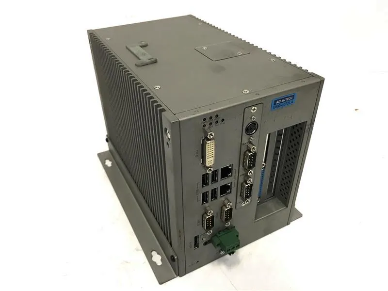 UNO-3072LA-A13E 工業電腦 由 ADVANTECH