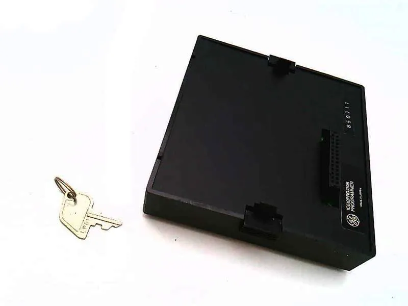 IC610PRG100 PLC程式設計終端機 由 GE FANUC