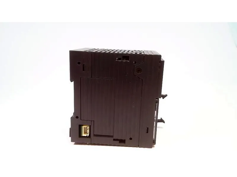 KV-700 磚型PLC by KEYENCE CORP