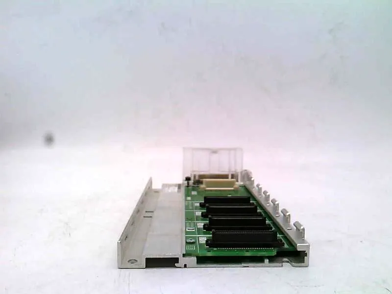 Q33B-E PLC Module/Rack bởi MITSUBISHI
