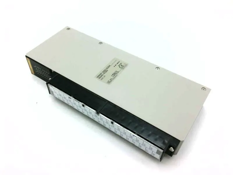 C500-OC224 Mô-đun/Khung PLC của OMRON