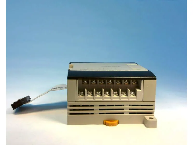 CPM1A-AD041 Mô-đun/Giá đỡ PLC của OMRON