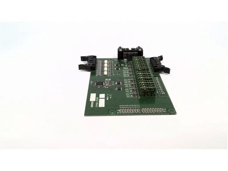 CPM2B-32EDR PLC Module/Rack bởi OMRON