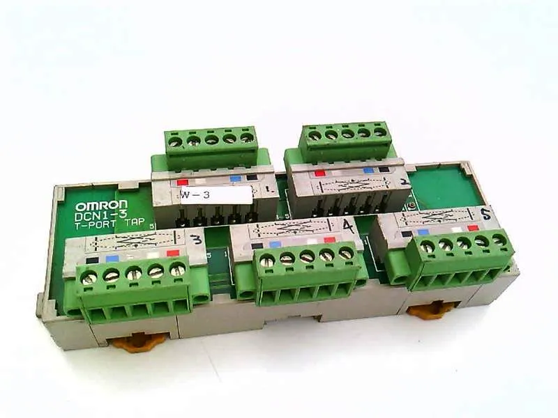 DCN1-3 PLC Module/Rack bởi OMRON