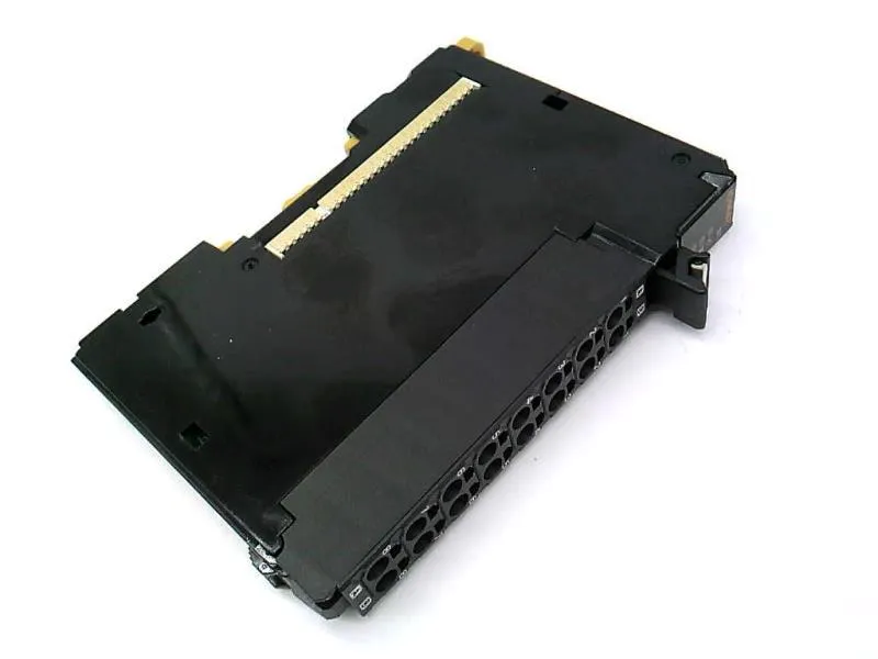 NX-ID4442 VDC-logische I/O-module van OMRON