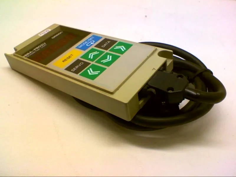 R88A-PR02U PLC-programmeerterminal van OMRON