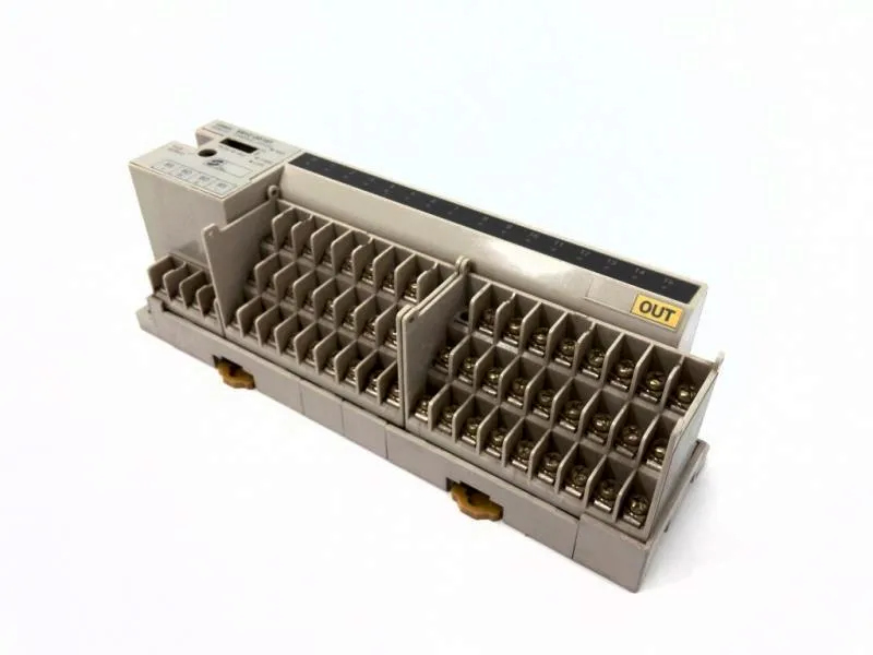SRT2-OD16T PLC-module/rek van OMRON