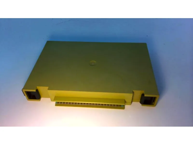 C-P8-EA4 PLC-module/rek door PILZ