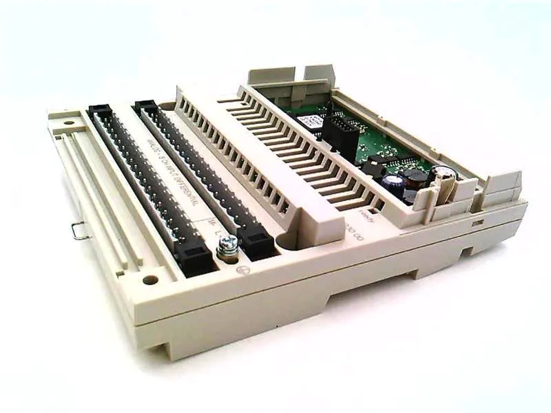 170AAI03000 VDC邏輯I/O模組 由 MODICON