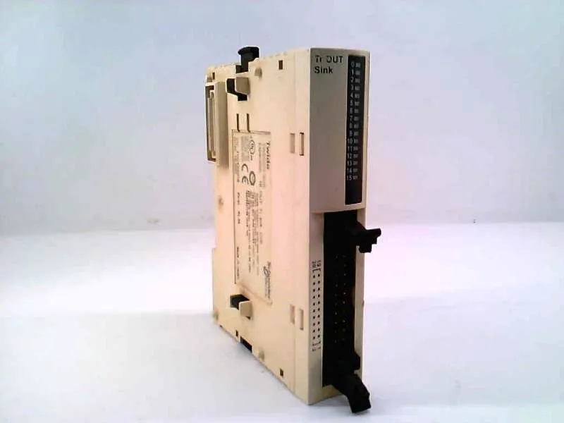 TWDDDO16UK 一體式 PLC by MODICON