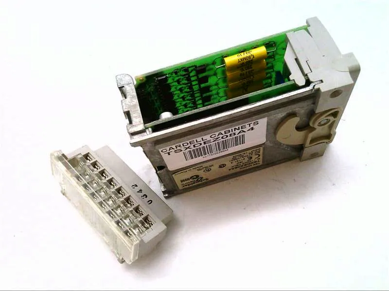 TSXDEZ08A4 PLC模組/機架 由 TELEMECANIQUE