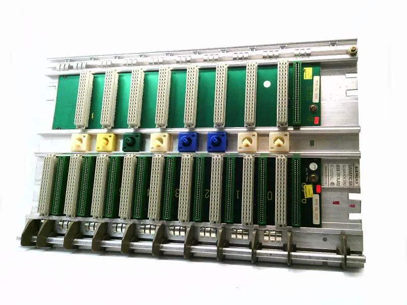 6ES5701-3LA12 Módulo/Rack PLC da SIEMENS