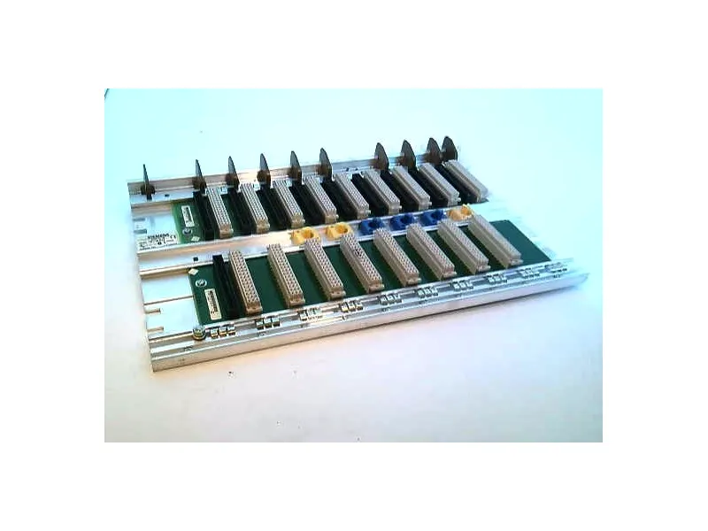 6ES5701-3LA13 Módulo/Rack PLC da SIEMENS