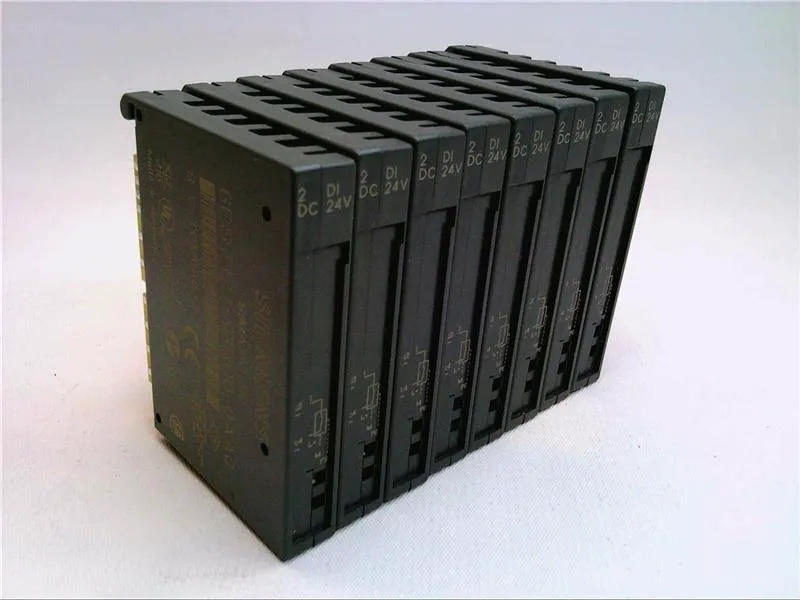 6ES7121-1BB00-0AA0 Módulo/Rack PLC de SIEMENS