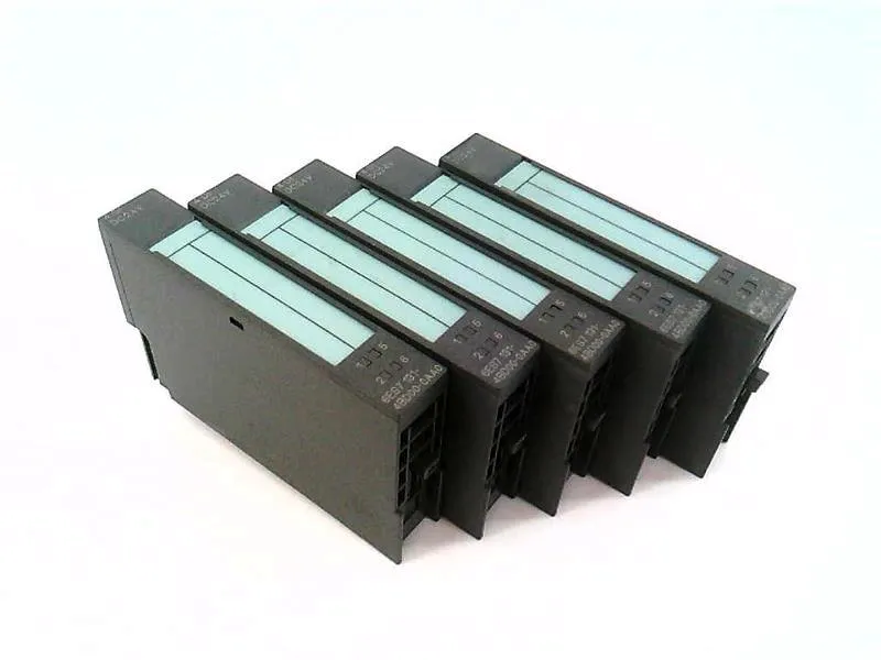 6ES7131-4BD00-0AA0 Módulo/Rack PLC da SIEMENS