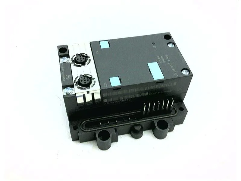 6ES7145-1FB31-0XB0 Module/Châssis API par SIEMENS