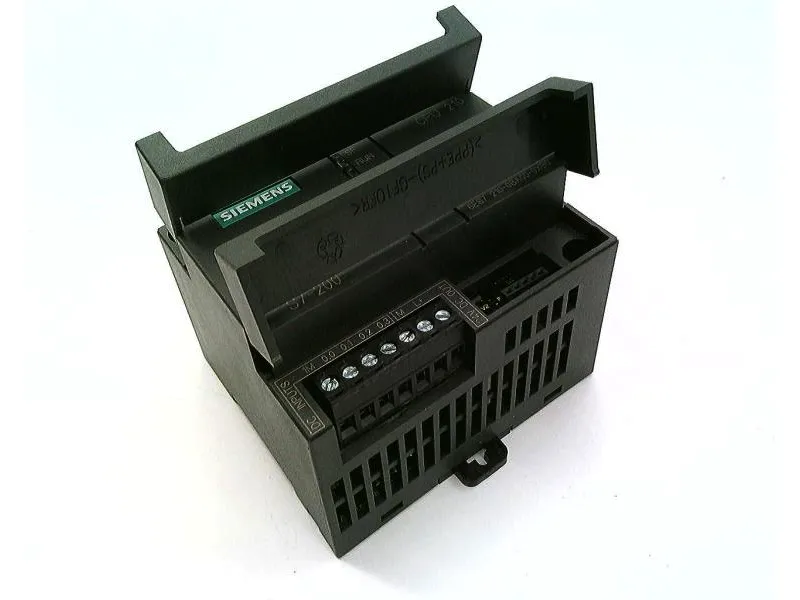 6ES7210-0BA00-0XB0 API compact par SIEMENS