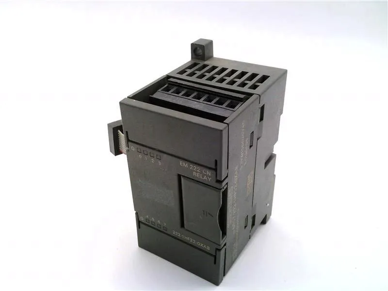 6ES7222-1HF22-0XA8 Module/Châssis API par SIEMENS