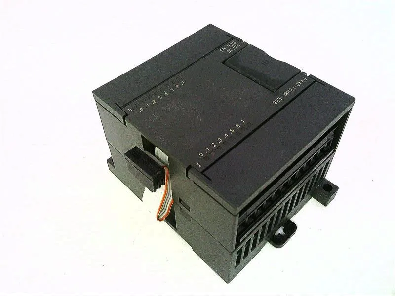 6ES7223-1BH21-0XA0 Automate compact (Brick PLC) par SIEMENS