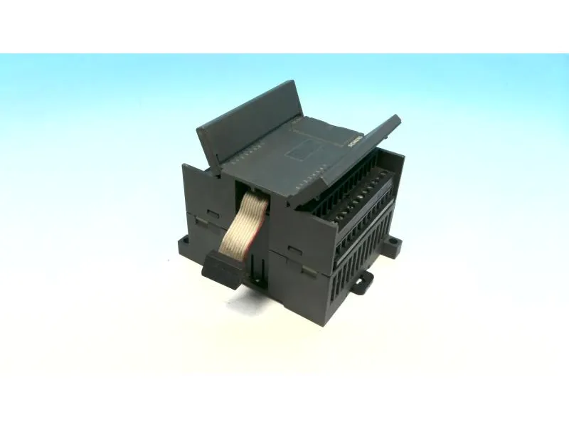 6ES7223-1BH22-0XA8 Module/Châssis API par SIEMENS