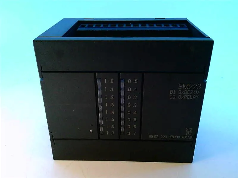 6ES7223-1PH00-0XA0 API compact par SIEMENS