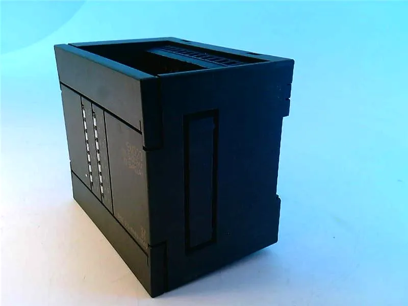 6ES7223-1PH00-0XA0 API compact par SIEMENS