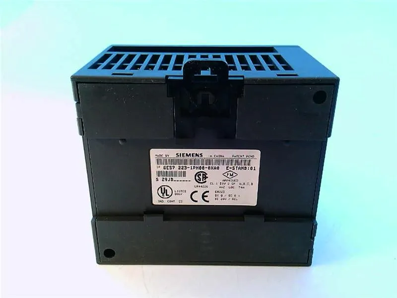 6ES7223-1PH00-0XA0 API compact par SIEMENS