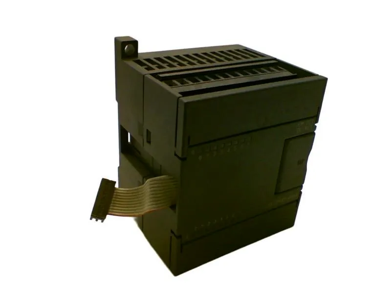 6ES7223-1PH21-0XA0 Module/Châssis API par SIEMENS