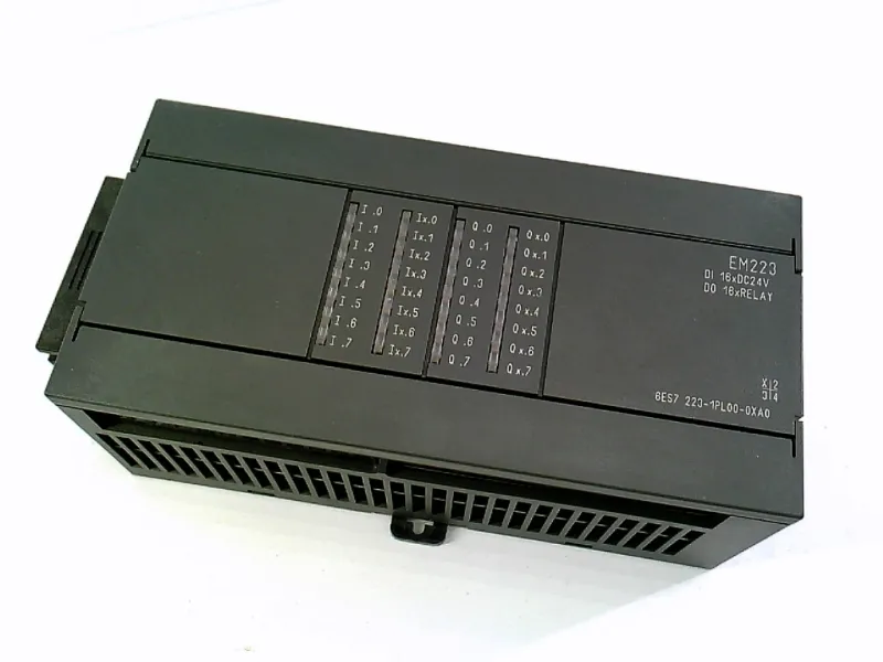 6ES7223-1PL00-0XA0 API compact par SIEMENS