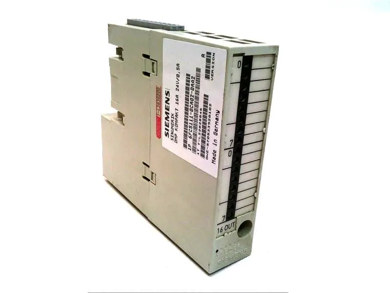 6FC5111-0CA02-0AA2 Module/Châssis API par SIEMENS