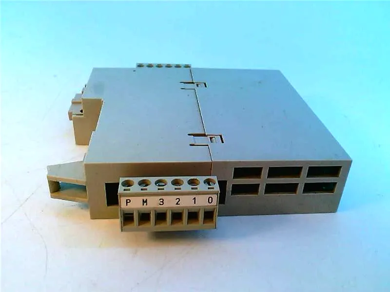 6FC5111-0CA03-0AA1 Module/Châssis API par SIEMENS