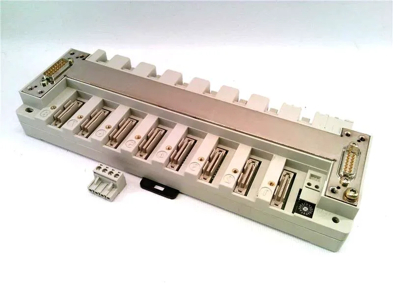 6FC5111-0CA73-0AA1 Module/Châssis API par SIEMENS