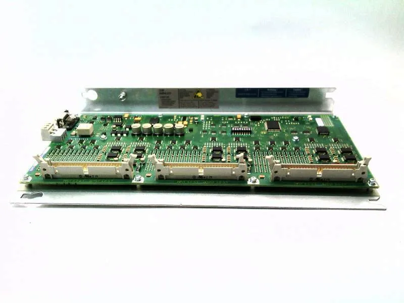 6FC5611-0CA01-0AA1 Module/Châssis API par SIEMENS