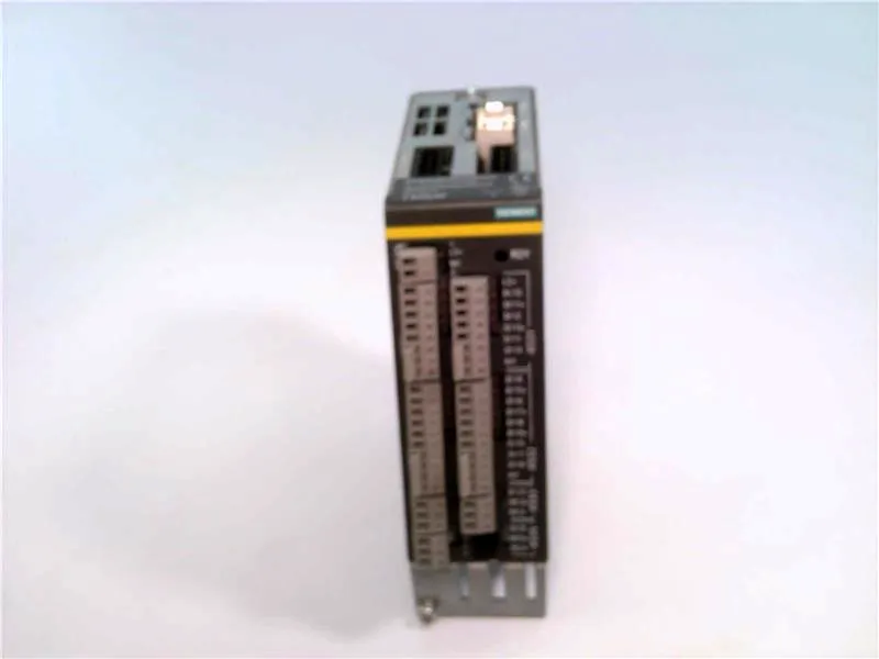 6SL3055-0AA00-3BA0 Module/Châssis API par SIEMENS