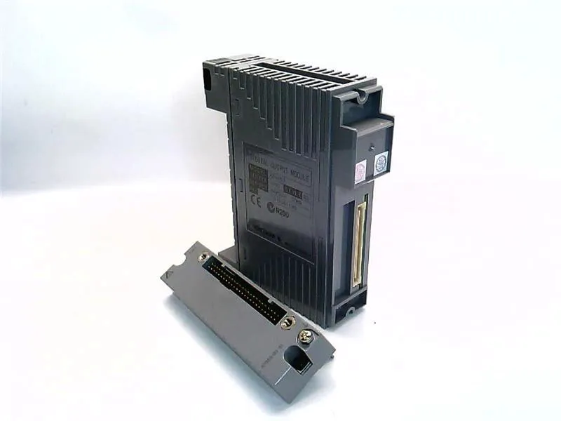 ADV551-P00 PLC模組/機架 by YOKOGAWA