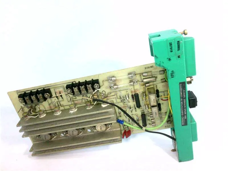 2AX-DP10-FGB PC板PLC/擴充板 由 FOXBORO 製造