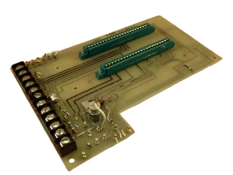 D0130FX PC板PLC/擴充板 由 FOXBORO 製造