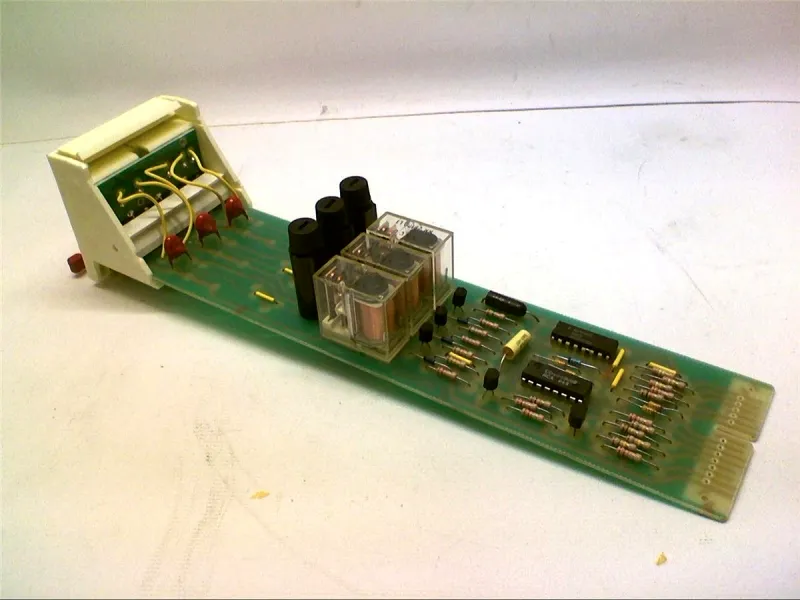 SAR0301 PLC模組/機架 由 TELEMECANIQUE 製造