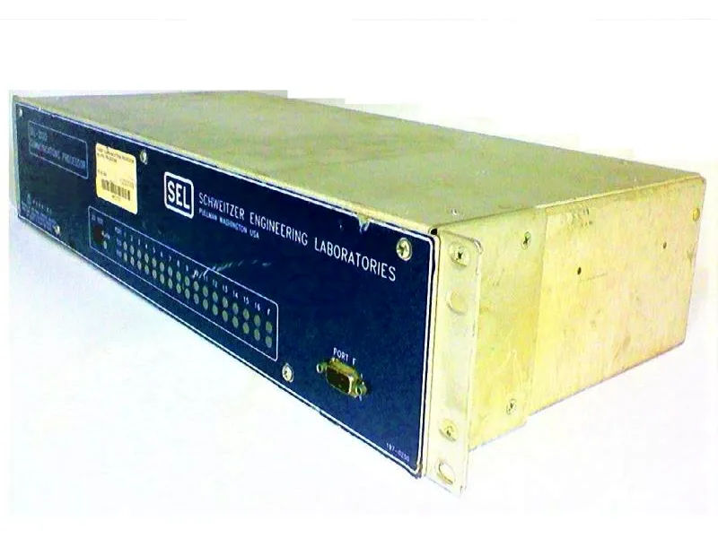 Moduł PLC/szafa SEL-2020-20203040 marki SCHWEITZER ENGINEERING