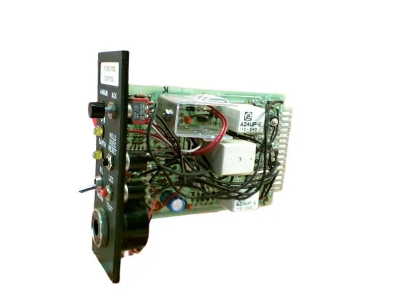 556-879E PC板PLC/擴充板 由 SIMPLEXGRINNELL 製造
