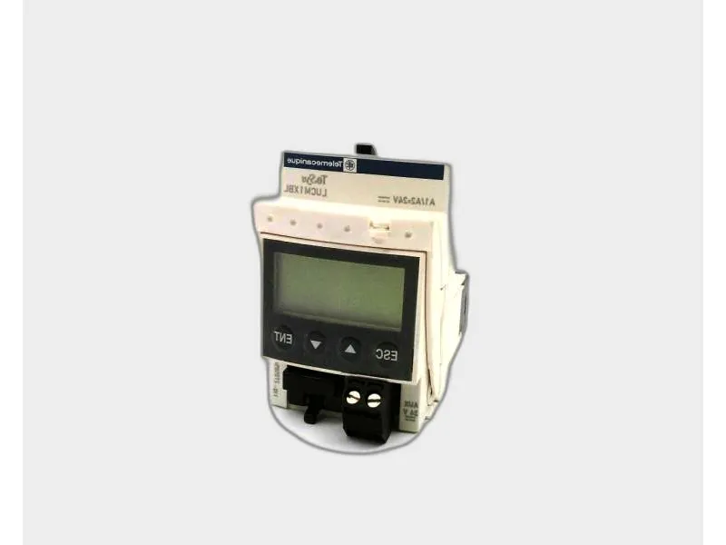 LUCM1XBL CNC馬達/控制器 由 TELEMECANIQUE