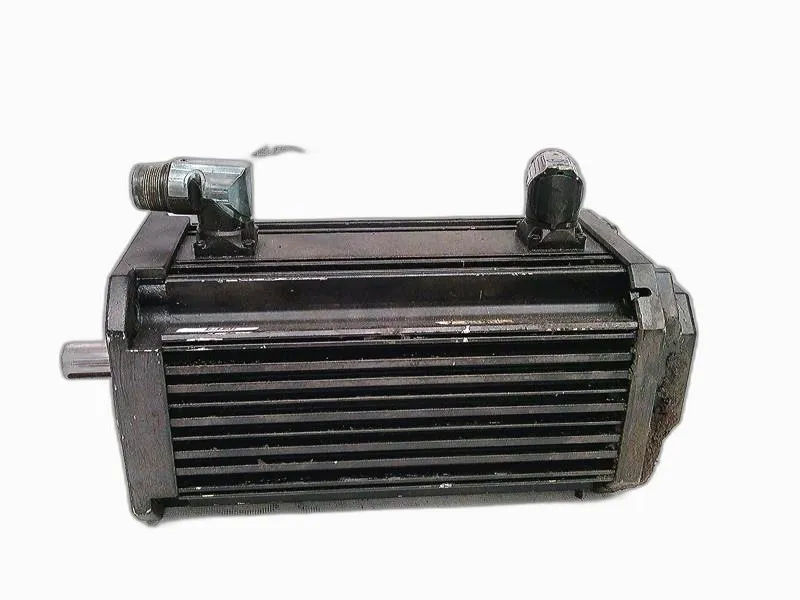 MCA13I41-RS0B0-B19N-ST5S00N-R0SU 伺服馬達 由 LENZE