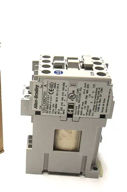Allen Bradley 100-C09Dj01 9Amp 24Vdc công tắc tơ
